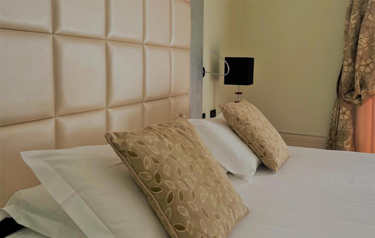 Park Junior Hotel