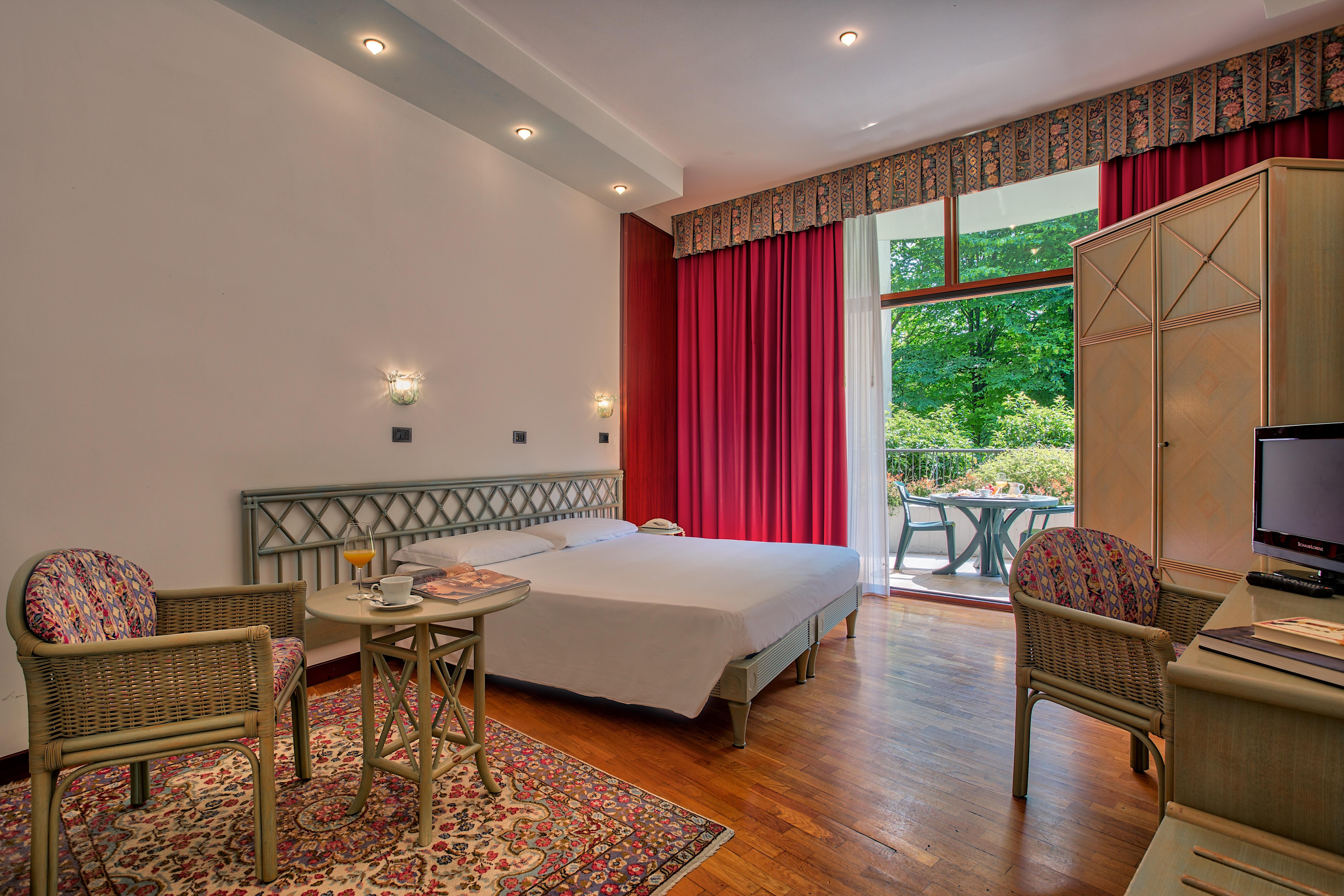 Park Junior Hotel 4*